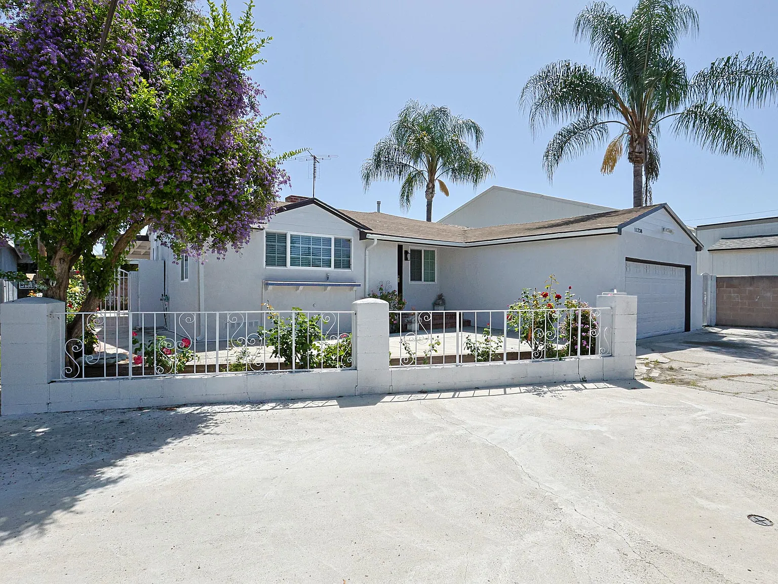 3 bed, 1616 sqft, $4,000 — Photo 2