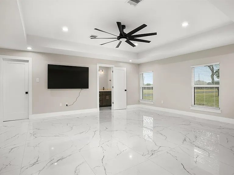 4002 Dixie Farm Rd — Photo 12