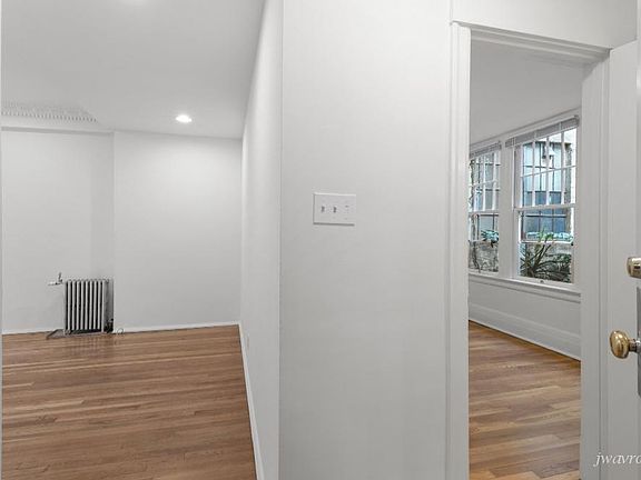 3rd image of 540 Ofarrell St #D102