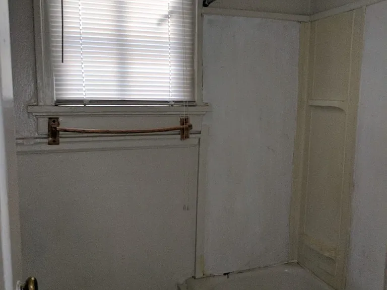 518 W. Grace St.* — Photo 42