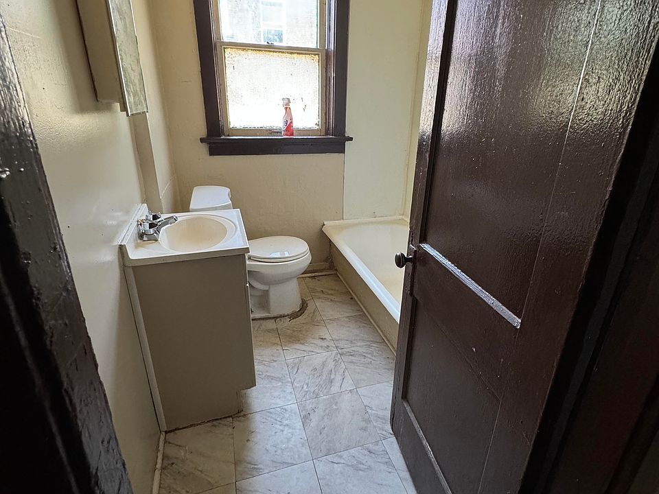 2nd image of 4445 Elmbank Ave Floor 2
