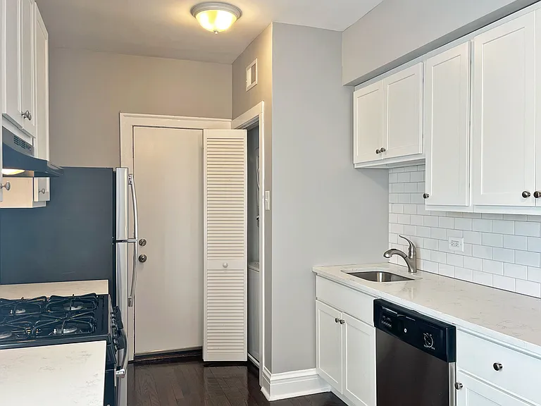 113-117 South Blvd. — Photo 11