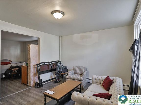 5th image of 132 W Chew St