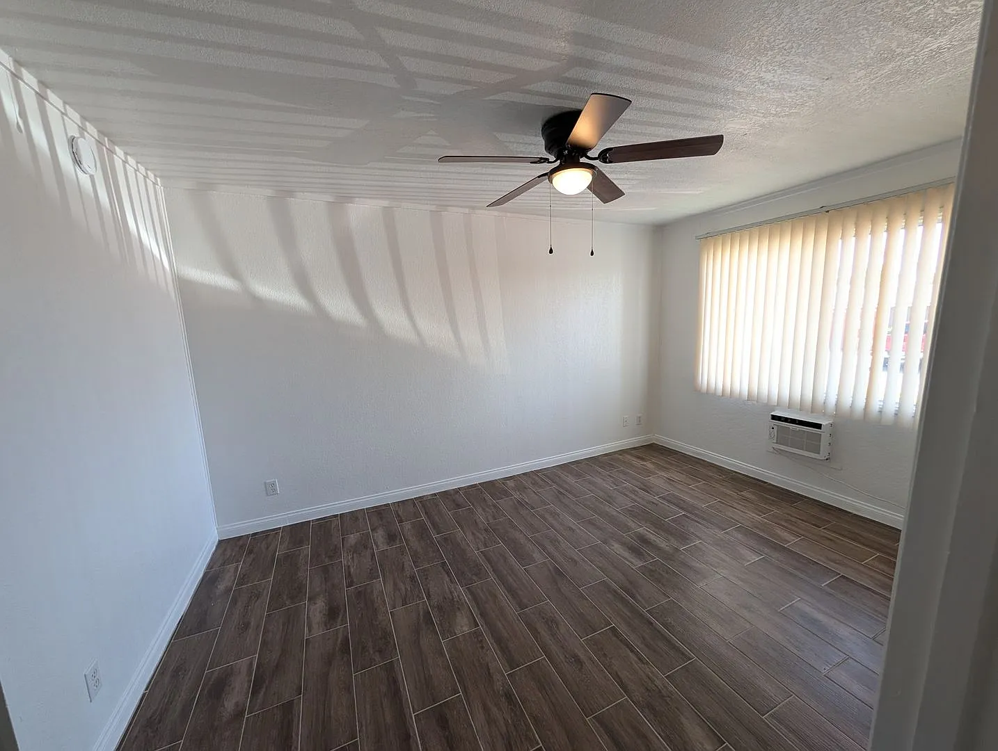 VILLA LA JOLLA — Photo 3