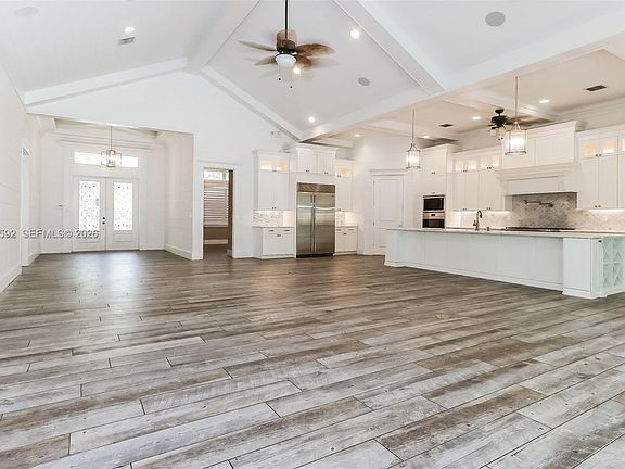 2nd image of 5 Summer Ln