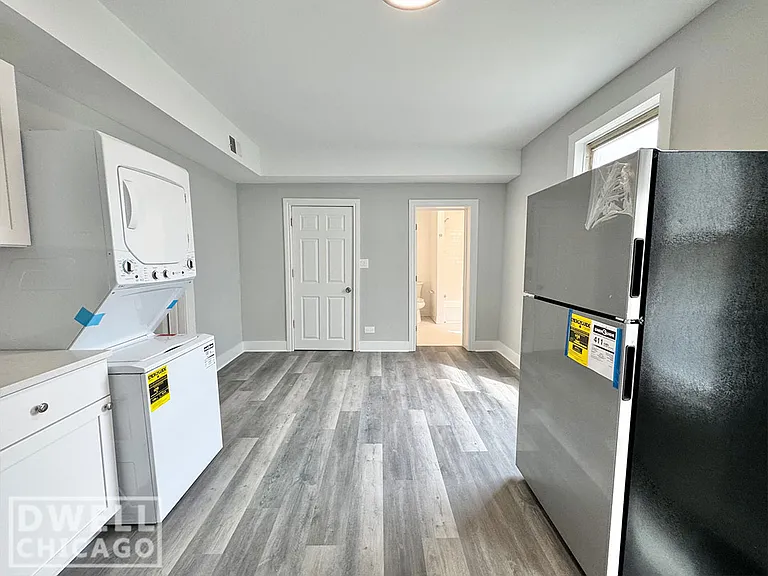 1538 W Walton St #1R — Photo 8