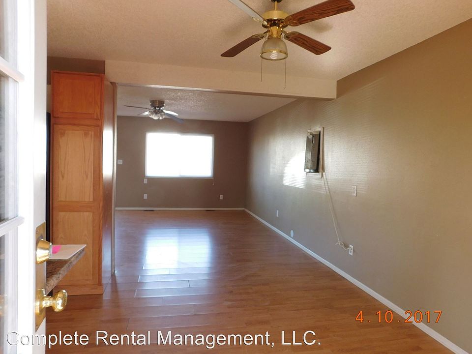 2nd image of 2702 Vinewood Ln #2702