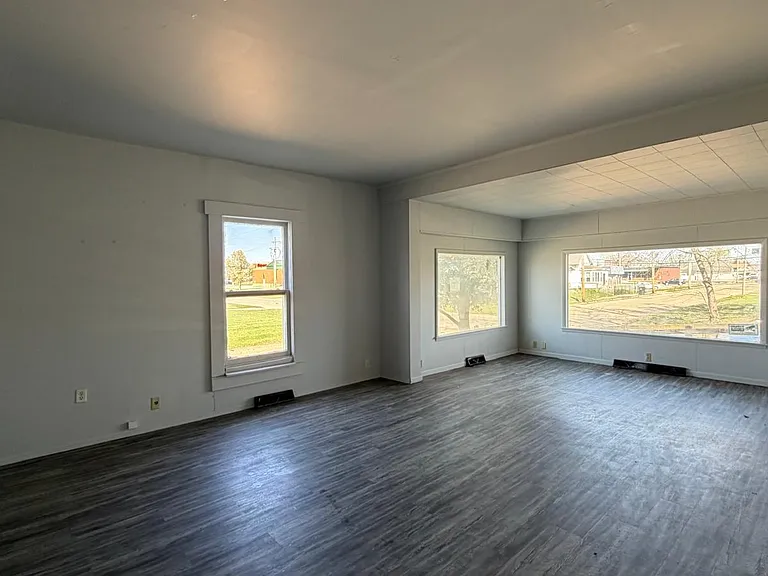 716 Robinson St #B — Photo 11