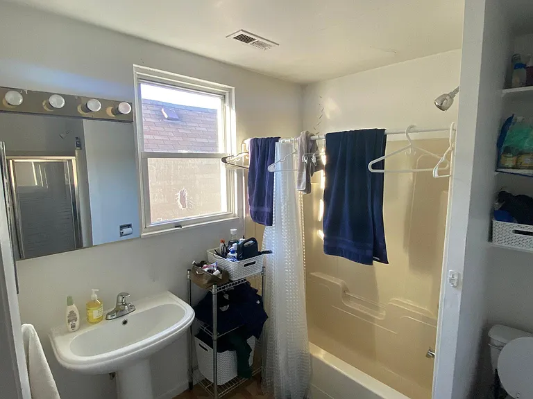 3423 N Paulina St — Photo 8