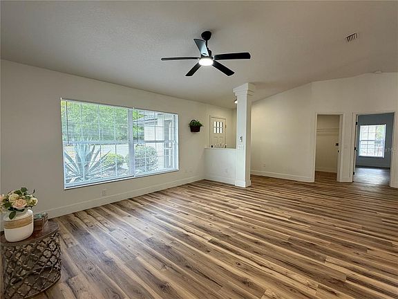 5th image of 30 Olive Circle Loop