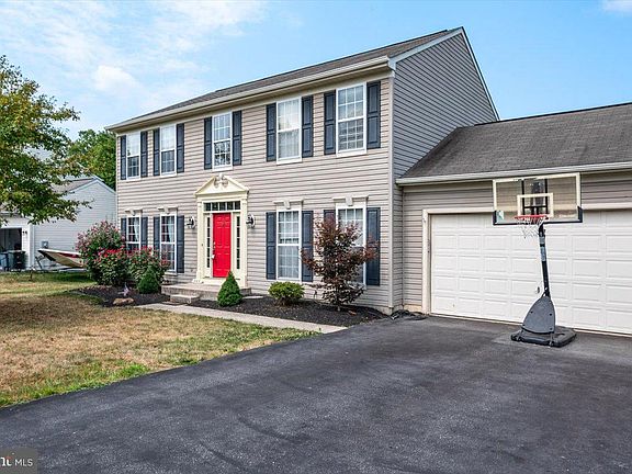 3rd image of 148 Edenderry Ave