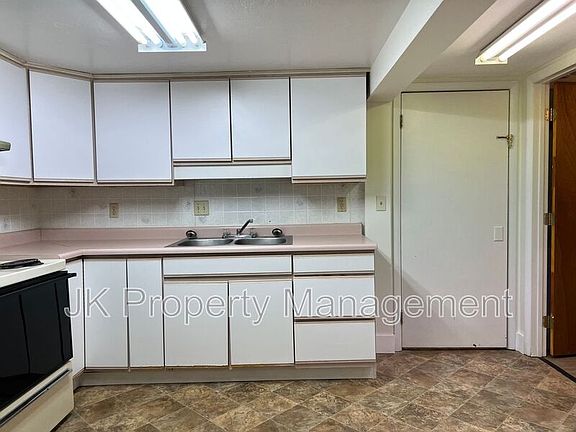 5th image of 1927 7th Ave N Unit 3