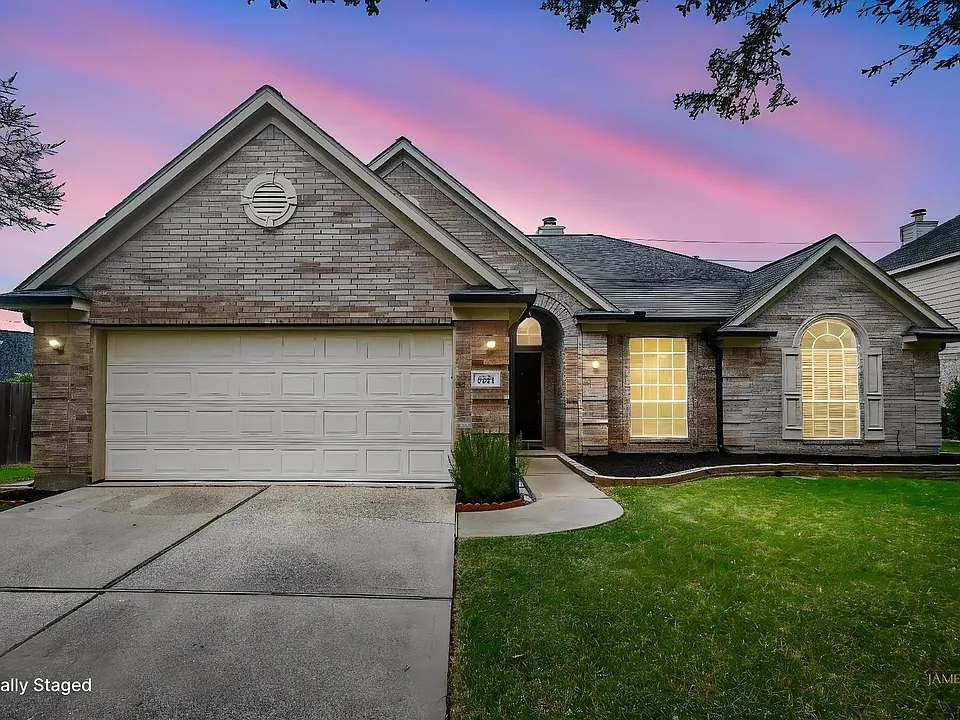 6811 Shelby Oaks Dr