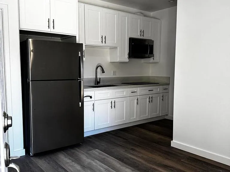 1251 Nightingale Pl — Photo 2