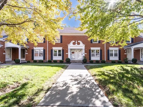 10561 Foster St, Overland Park, KS 66212