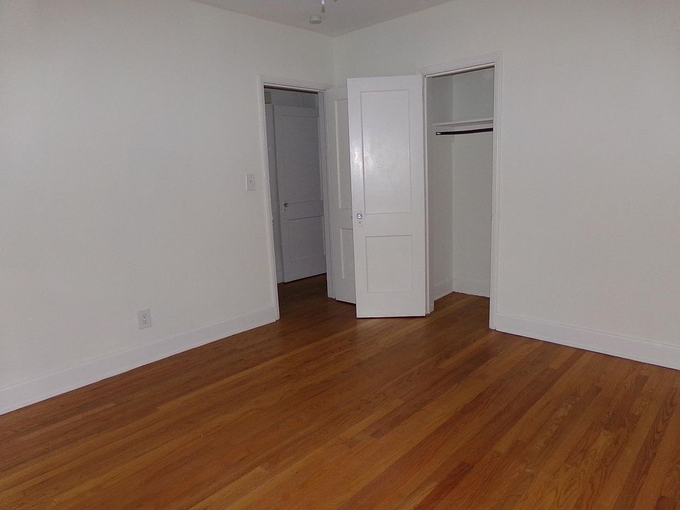 2nd image of 2430 Heathermoor Rd #2430
