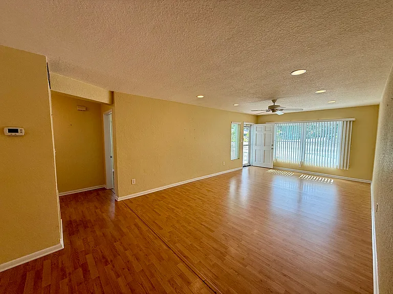518 Milwaukee Ave — Photo 16