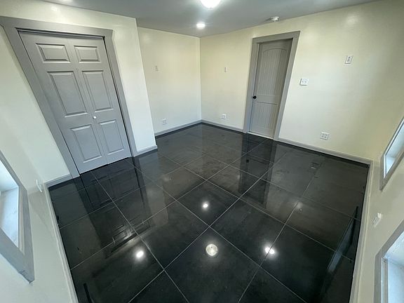 3rd image of 6 Smith St #1