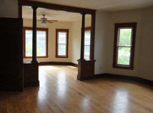 32 Woodbine St, Worcester, MA 01603