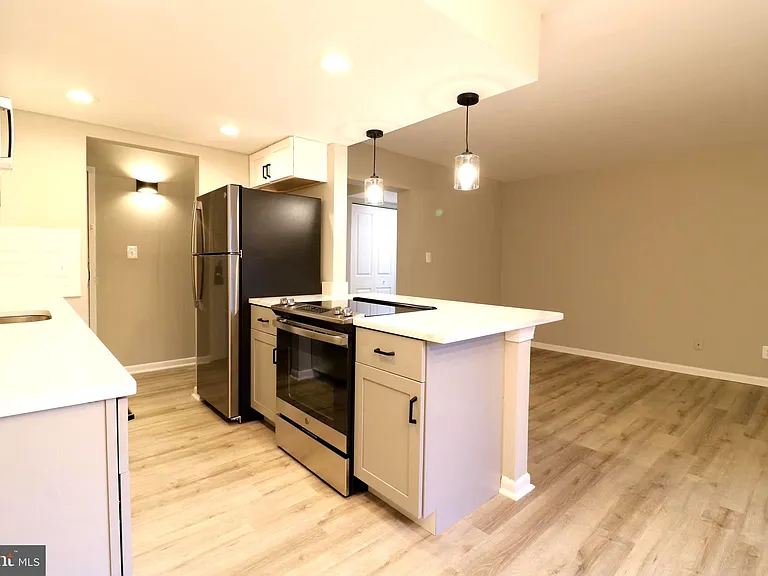 2249 Castle Rock Sq #11C — Photo 5