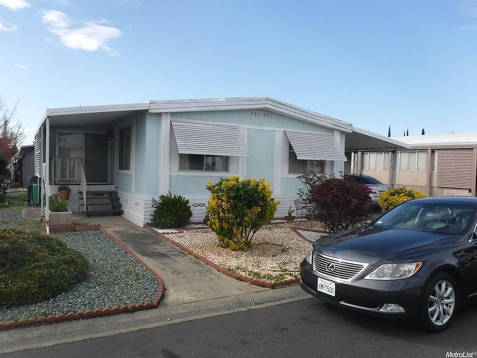 1st image of 110 Gardenia Ave