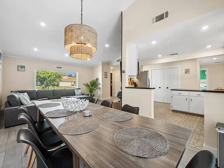 2267 Pine View Cir — Photo 10