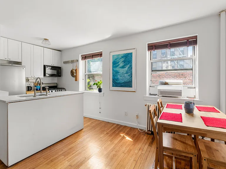 116 Perry St #J54 — Photo 1