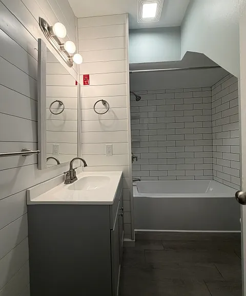 233 Centre St #2 — Photo 8