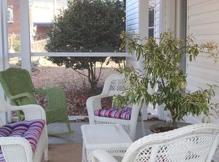 638 4th St NE, Hickory, NC 28601