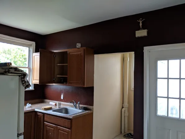 25 W 19th St, Bayonne, NJ 07002