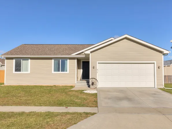 612 37th St SW, Bondurant, IA 50035