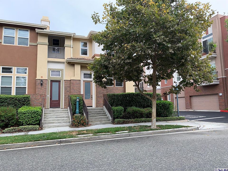 1st image of 601 W 1st St