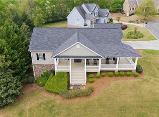 100 Hunters Point, Calhoun, GA 30701