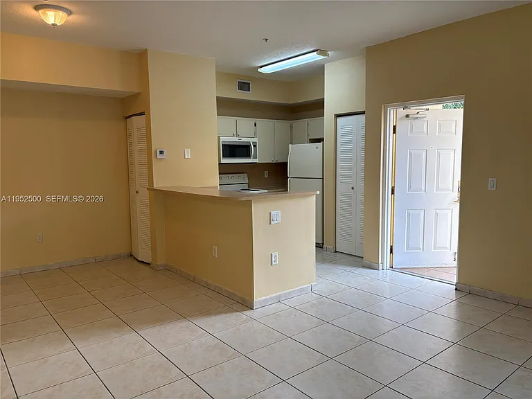 7320 NW 114th Ave #202 — Photo 3