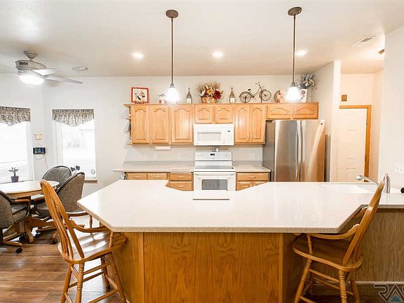 4th image of 7114 S Hoffman Pl