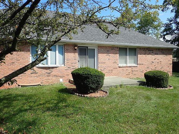 4th image of 1297 Holiday Ln E #28