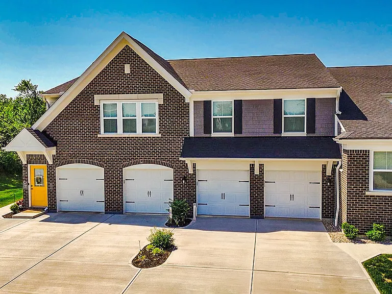 5103 Hazeltine Ln — Photo 2