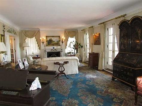 5th image of 925 Delaware Ave #7D