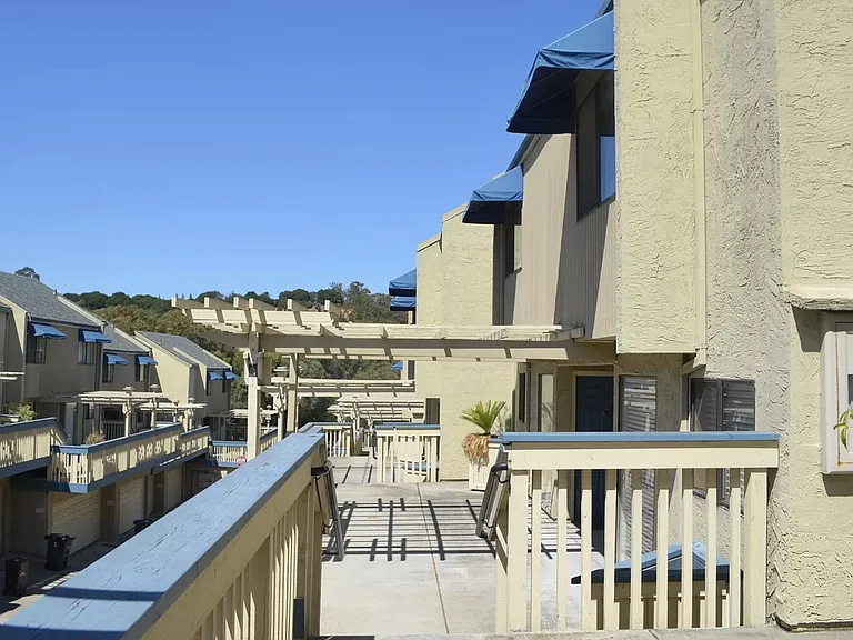 1020 Imperial Pl — Photo 7