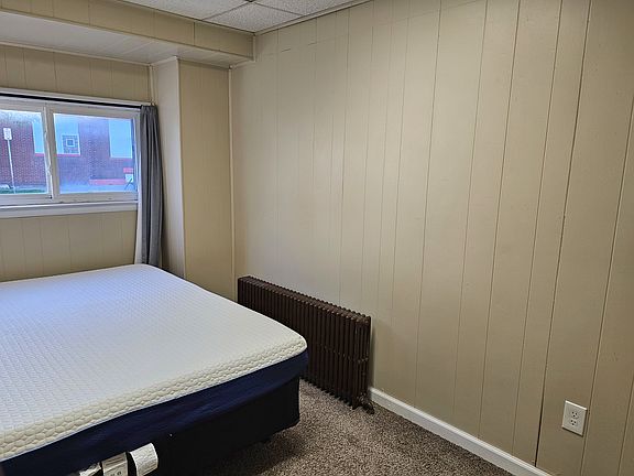 5th image of 573 Oliver St APT 1