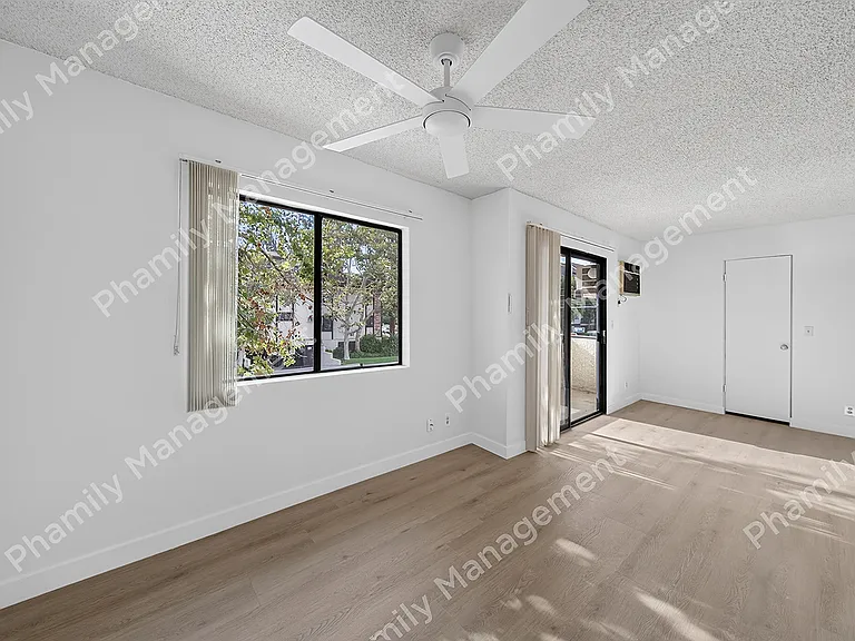 11575 Moorpark St #108 — Photo 8