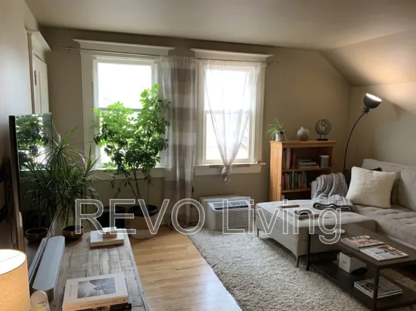 7 Centre St, Saint Catharines, ON