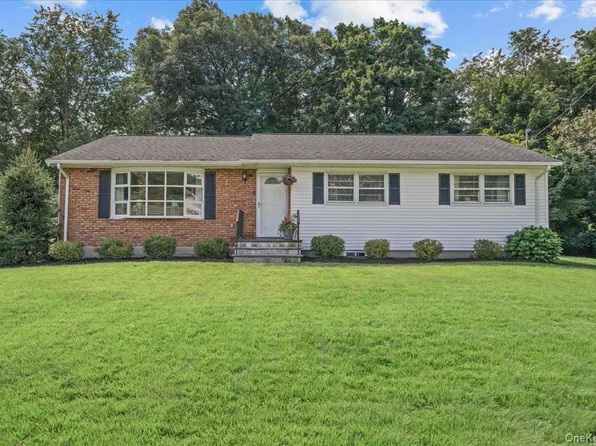 15 Robinson Avenue, Bedford Hills, NY 10507