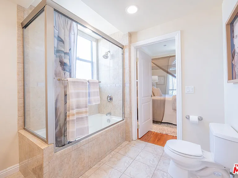 5254 Corteen Pl #10 — Photo 10