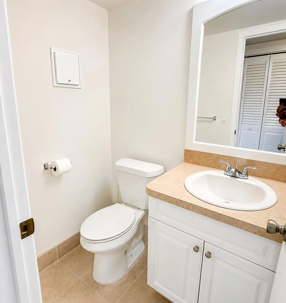 1 bed, 1.5 bath, 720 sqft, $1,550 — Photo 2