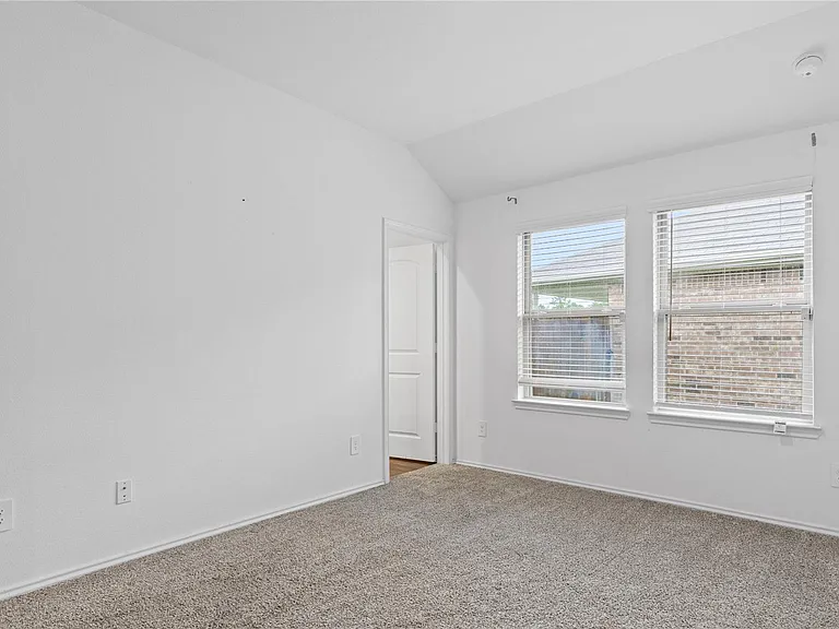2326 Spruce Cliff Ln — Photo 15