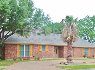 904 Williamsburg Dr, Ennis, TX 75119