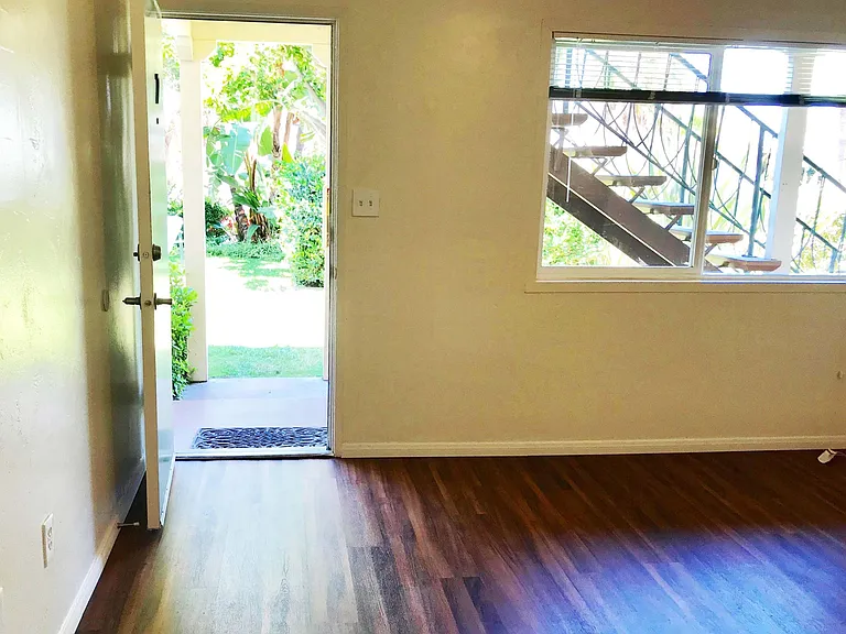 1739 Sunset Cliffs Blvd #2 — Photo 8