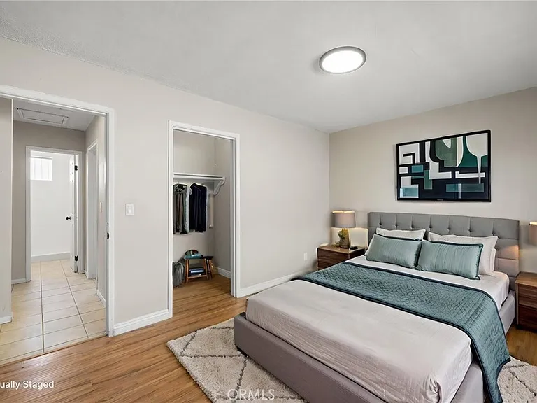 207 E Flora St — Photo 23