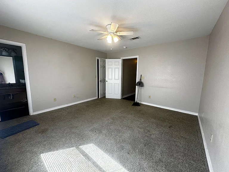 2527 Pascal Ct — Photo 16